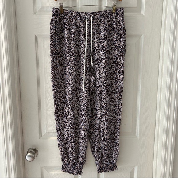 aerie Pants - Aerie Navy and Orange Floral Print Pants